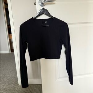 Aritzia Golden Butter Long Sleeve Crop